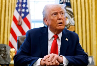 特朗普：泽连斯基必须同意美国支持的和平计划