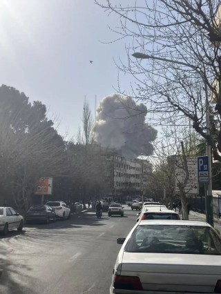 伊朗官方：建议民众离开德黑兰