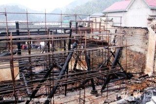 凤阳鼓楼瓦片脱落背后：涉事公司十年前曾因违规施工致文保建筑被烧毁