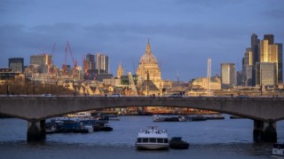 欧洲股市小幅走高 软件商达索系统暴跌8%