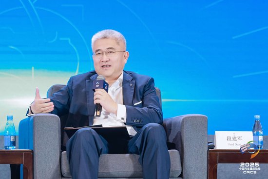 奔驰销售公司总裁段建军：反对无序价格战，汽车赛道足够大，需要百家争鸣  第1张