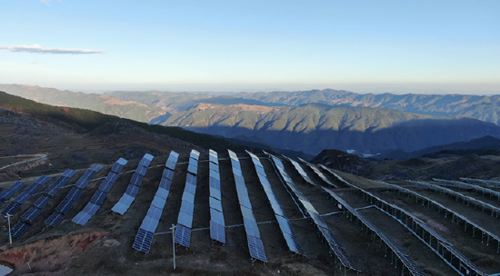 光伏再迎“寒冬”：多家央国企退场，风电成新能源新宠？ | 能见派  第1张