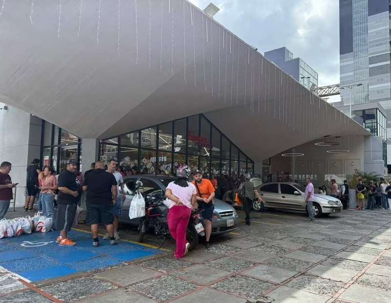 抓走马杜罗夫妇后，特朗普要如何“接管”委内瑞拉？  第1张